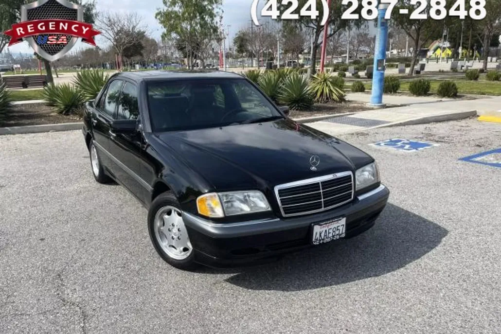 2000 Mercedes Benz C 230 Sedan photo 1