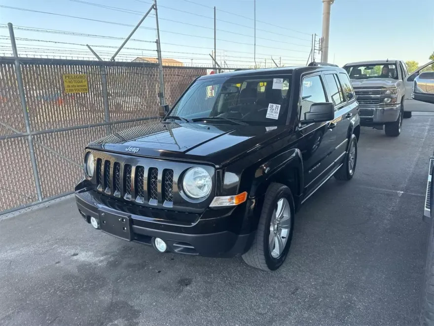 2017 Jeep Patriot Latitude photo 1