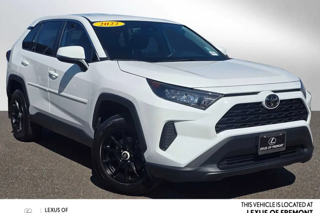 2022 Toyota RAV4 LE photo 1