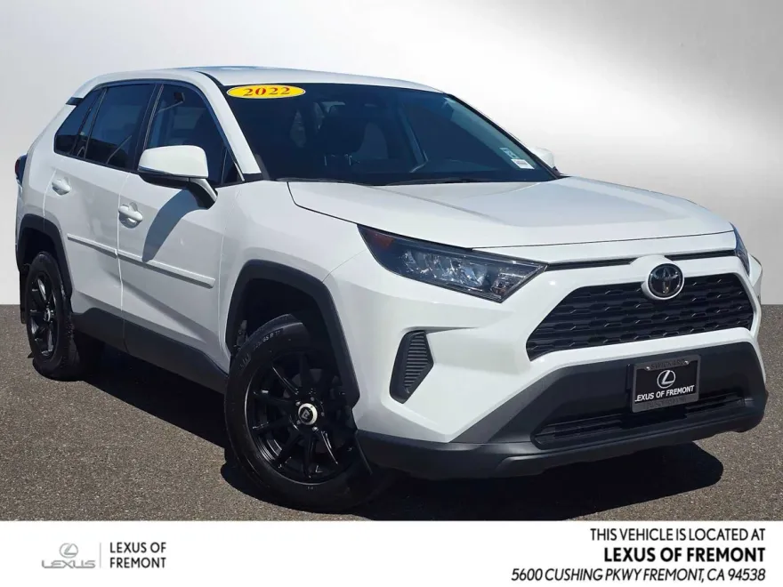 2022 Toyota RAV4 LE photo 1