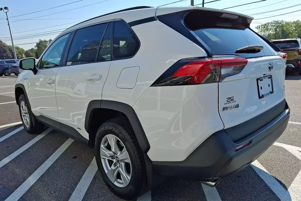 2019 Toyota RAV4 Hybrid XLE photo 1