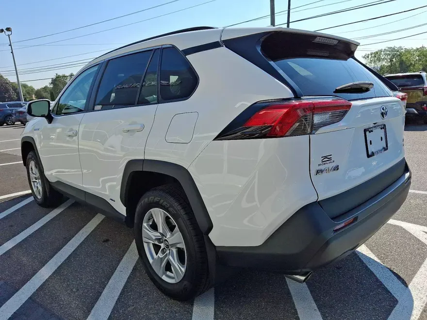 2019 Toyota RAV4 Hybrid XLE photo 1