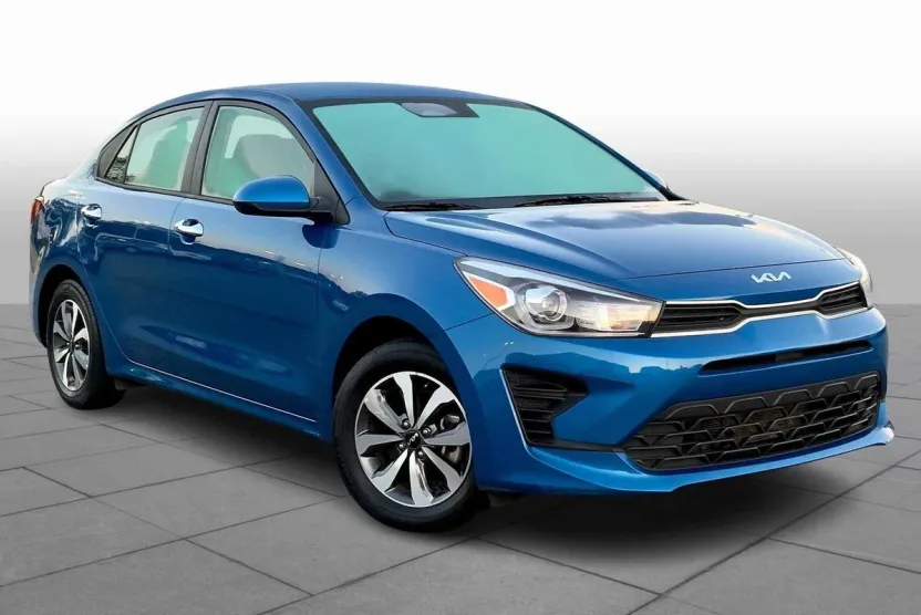 2023 Kia Rio S photo 1