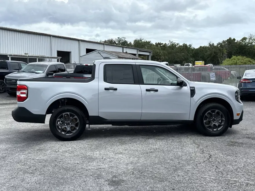 2025 Ford Maverick XLT photo 1