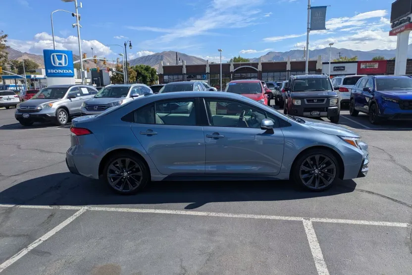2023 Toyota Corolla Hybrid SE photo 1