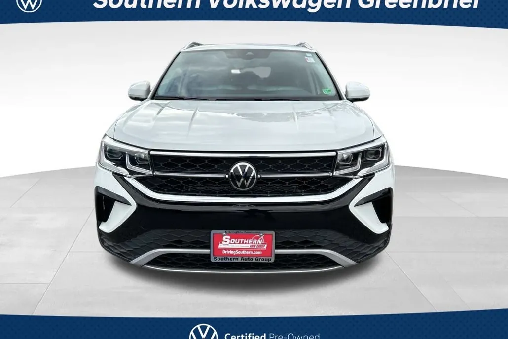 2023 Volkswagen Taos SEL photo 1