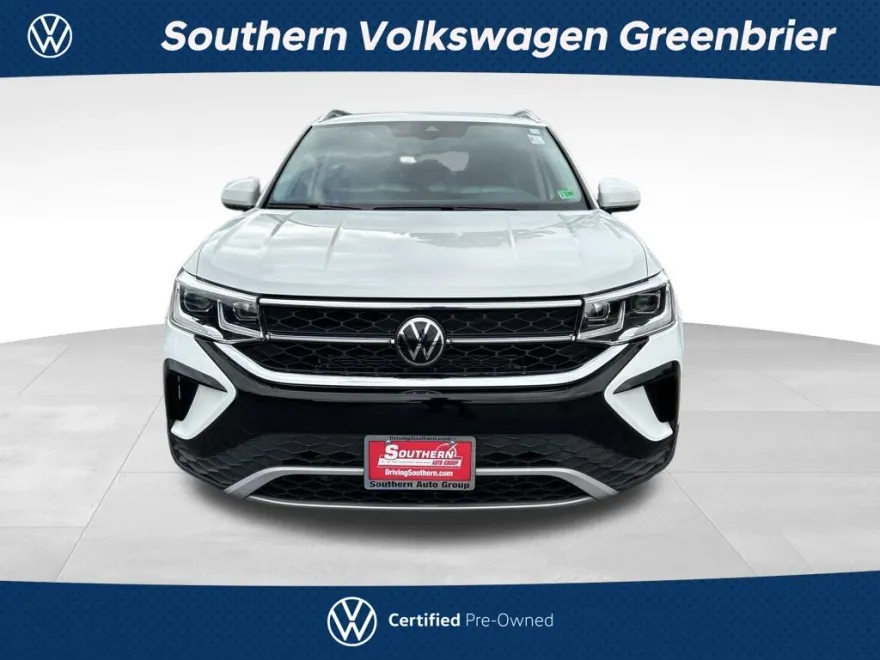 2023 Volkswagen Taos SEL photo 1
