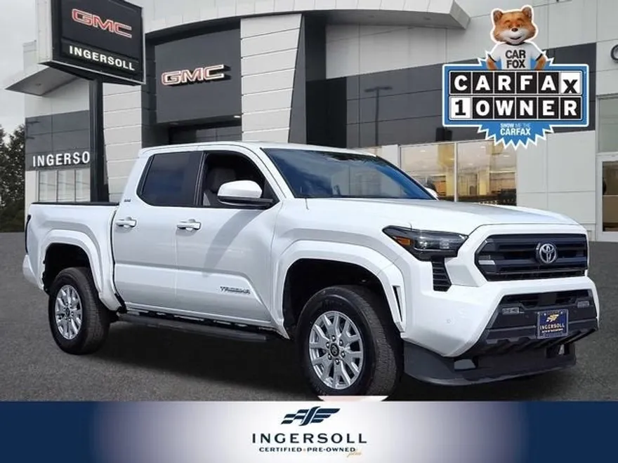 2024 Toyota Tacoma 4x4 SR5 photo 1