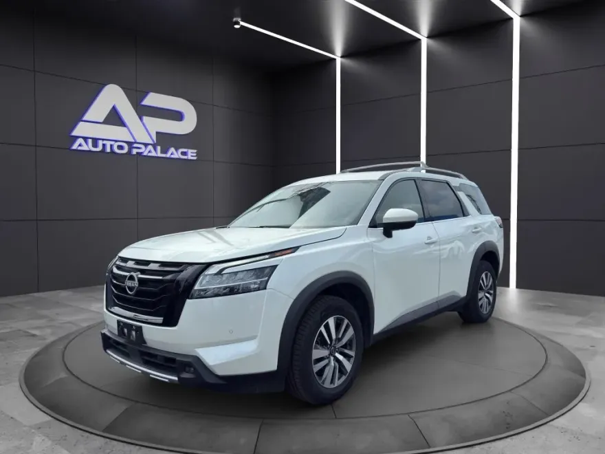 2023 Nissan Pathfinder SL photo 1