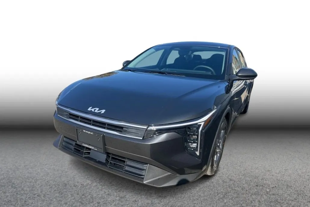 2025 Kia K4 LX photo 1