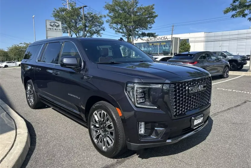 2023 Gmc Yukon XL Denali Ultimate photo 1