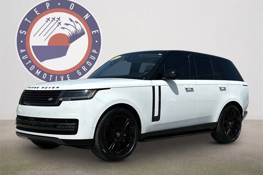 2024 Land Rover Range Rover SE photo 1