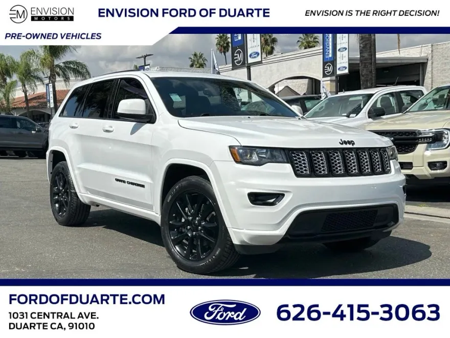 2017 Jeep Grand Cherokee Laredo photo 1
