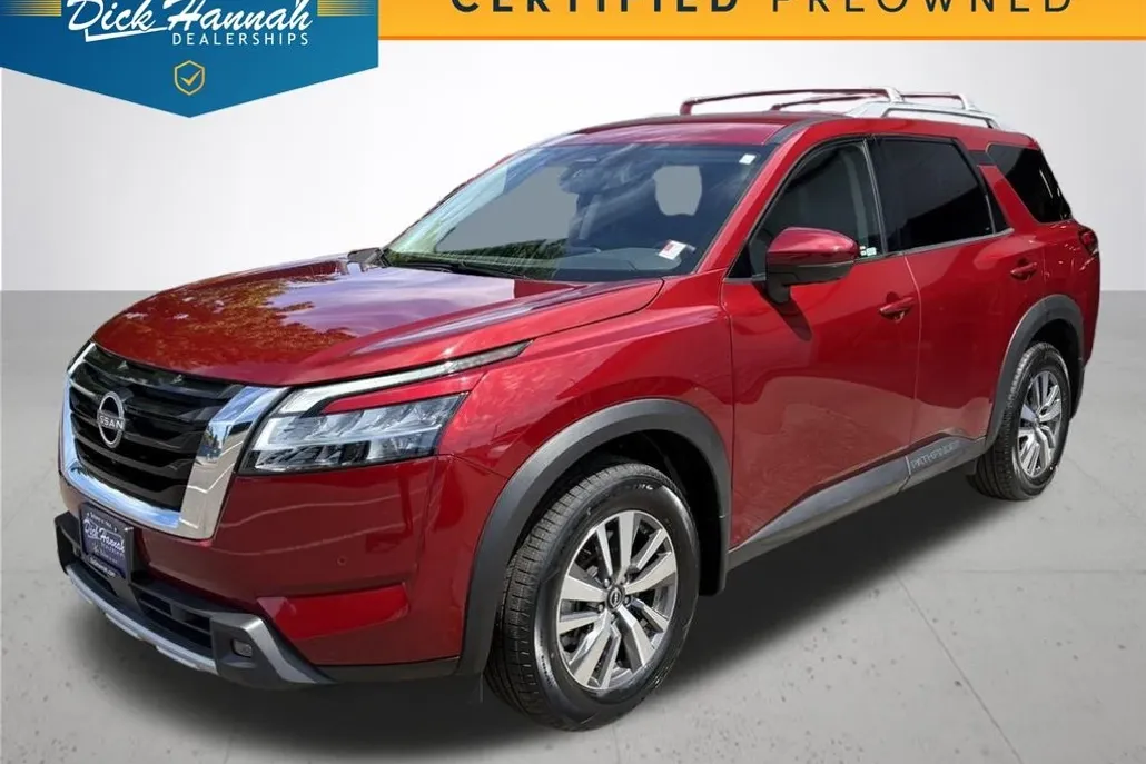 2023 Nissan Pathfinder SL photo 1