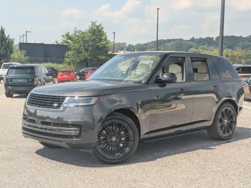 2025 Land Rover Range Rover SE photo 1