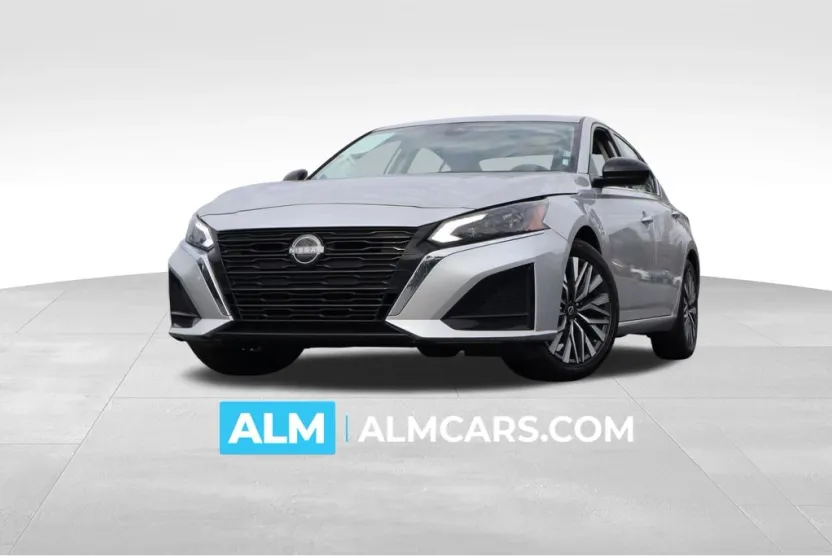 2023 Nissan Altima 2.5 SV photo 1