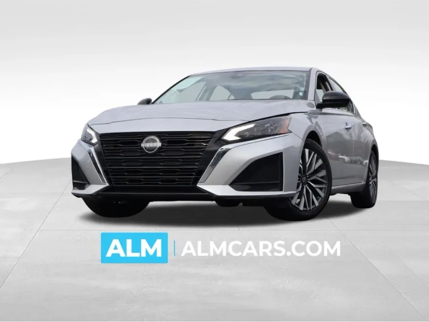 2023 Nissan Altima 2.5 SV photo 1