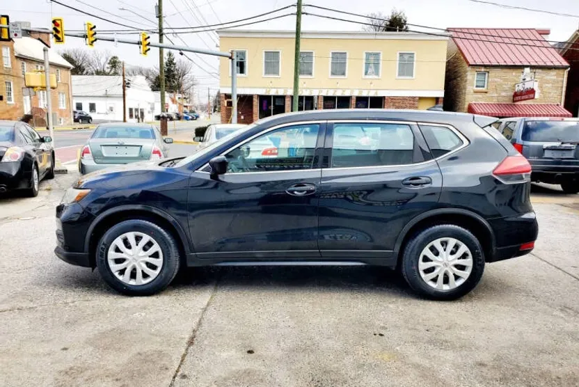 2018 Nissan Rogue photo 1