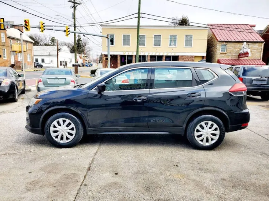 2018 Nissan Rogue photo 1