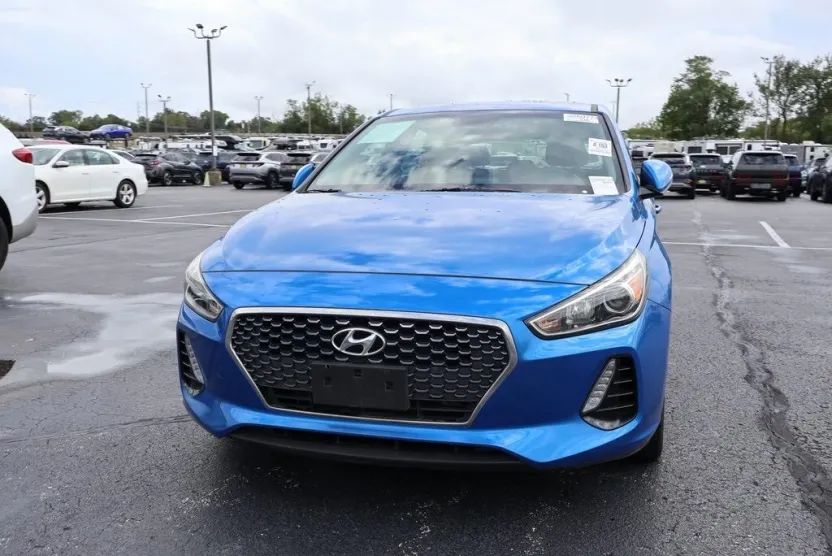 2018 Hyundai Elantra GT Base photo 1