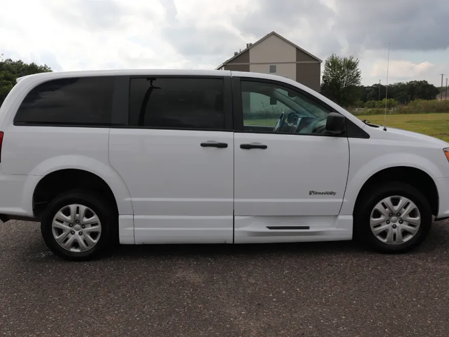 2019 Dodge Grand Caravan SE photo 1