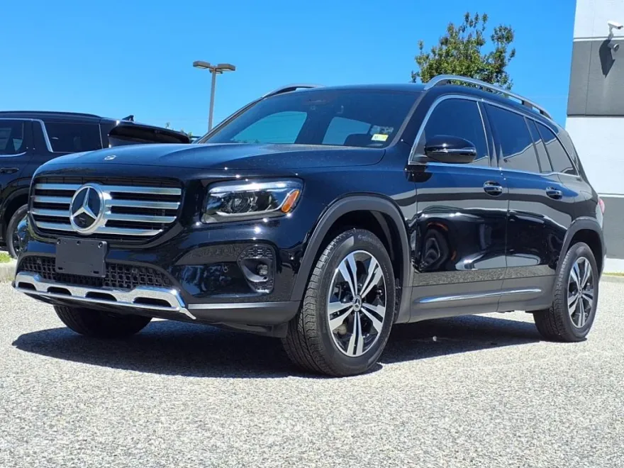 2025 Mercedes Benz GLB 250 photo 1