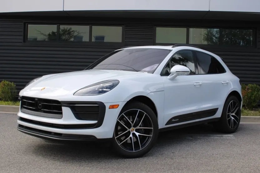 2025 Porsche Macan Base photo 1