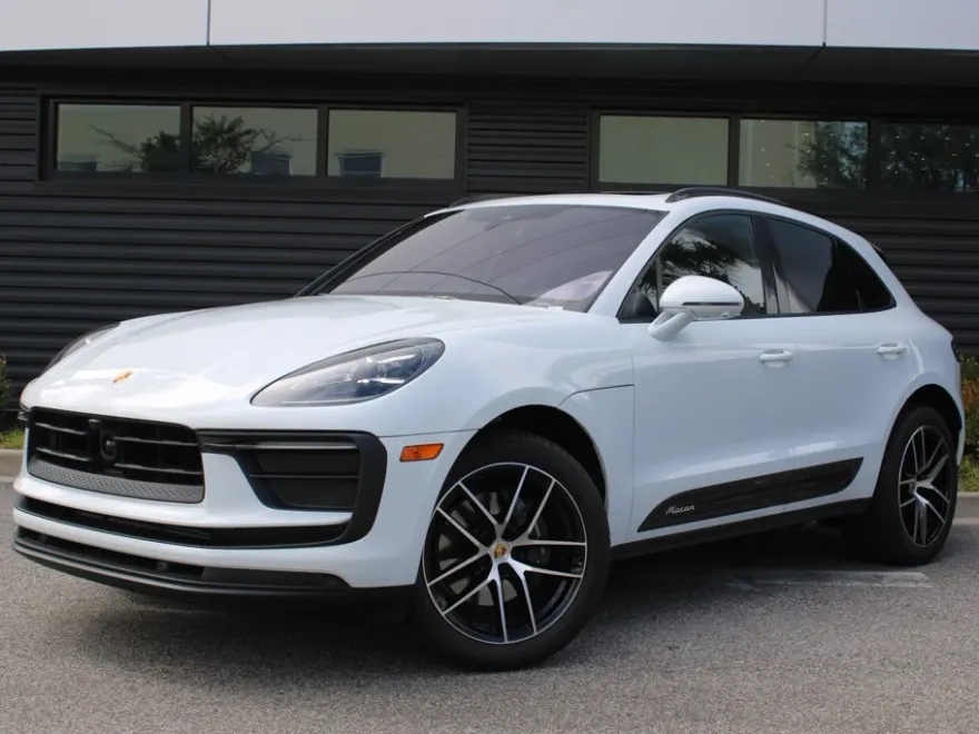 2025 Porsche Macan Base photo 1