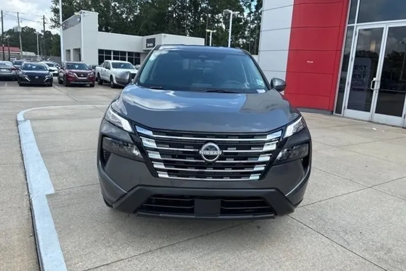 2026 Nissan Rogue SV photo 1