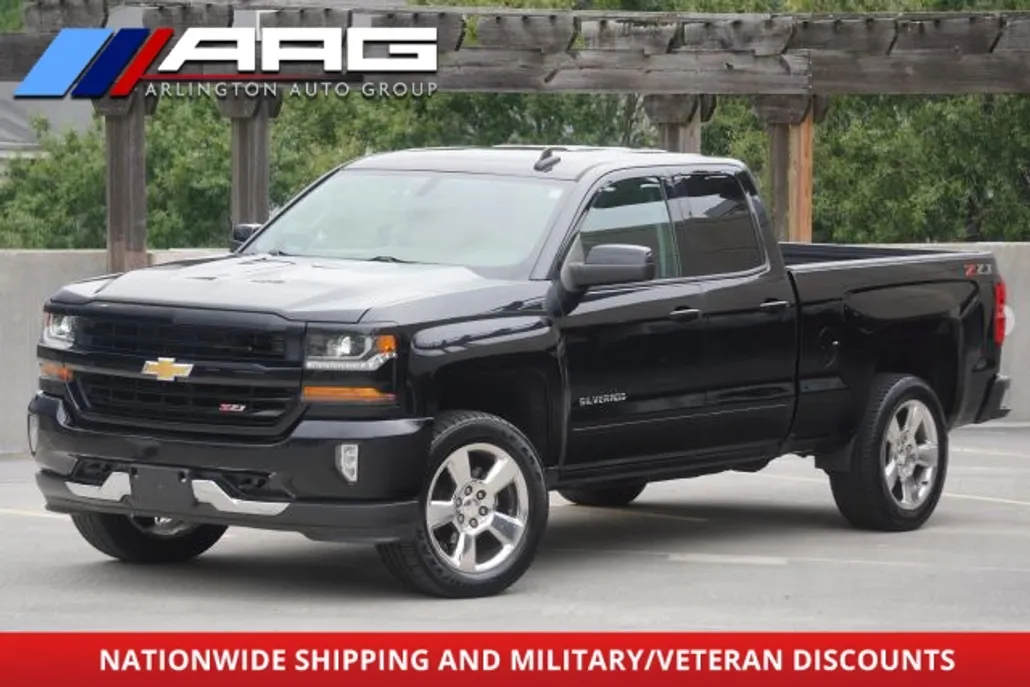2018 Chevrolet Silverado LT photo 1