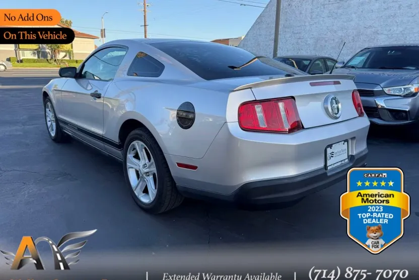 2010 Ford Mustang V6 Premium photo 1