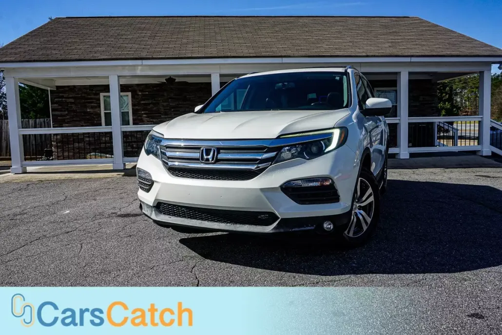 2017 Honda Pilot Touring photo 1