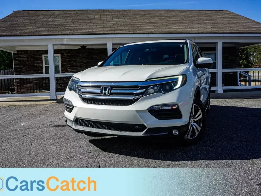 2017 Honda Pilot Touring photo 1