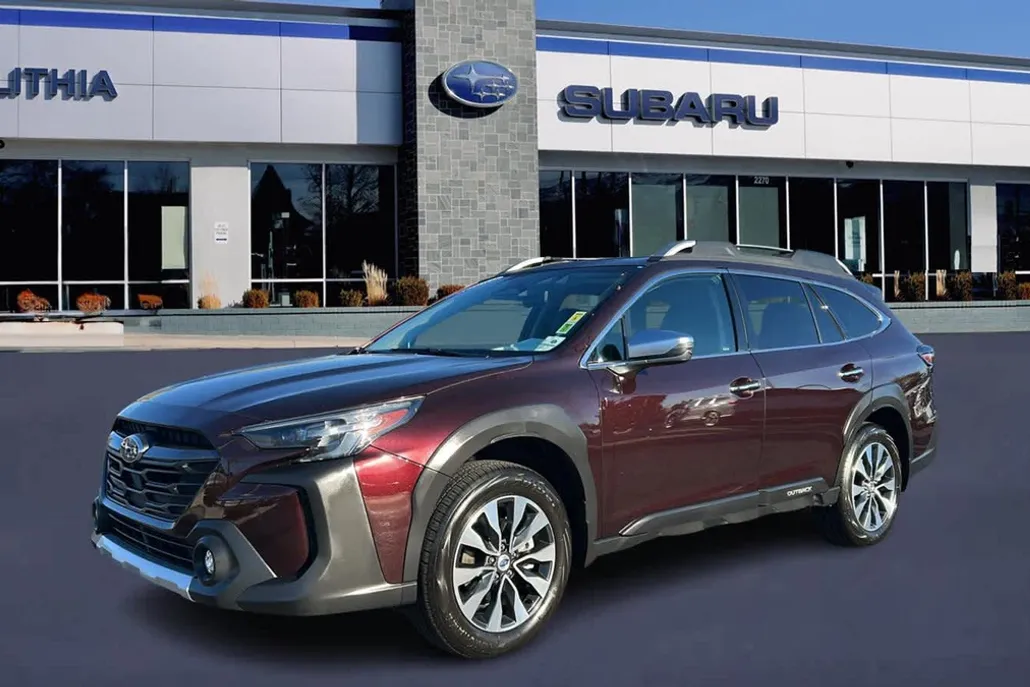 2023 Subaru Outback Touring photo 1