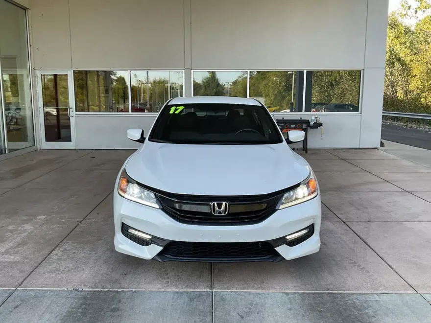 2017 Honda Accord Sport SE photo 1