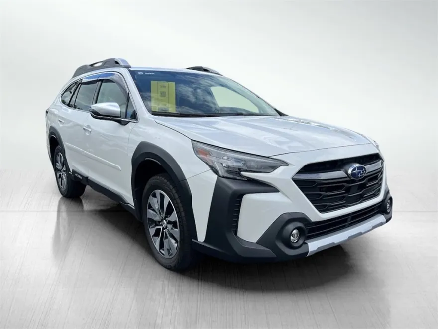 2023 Subaru Outback Touring XT photo 1