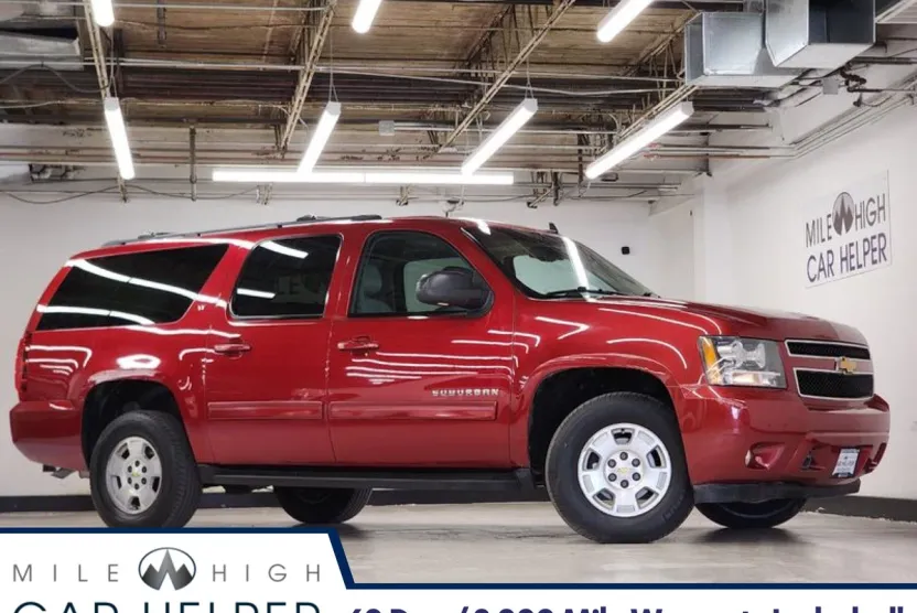 2013 Chevrolet Suburban LT photo 1