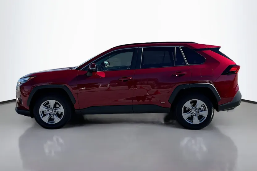 2025 Toyota RAV4 Hybrid LE photo 1