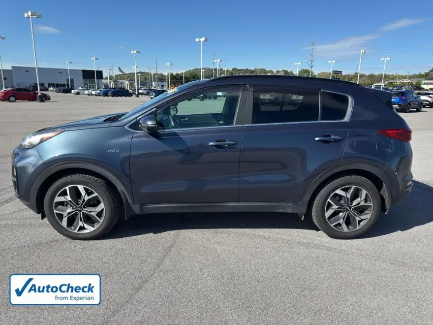 2022 Kia Sportage EX photo 1