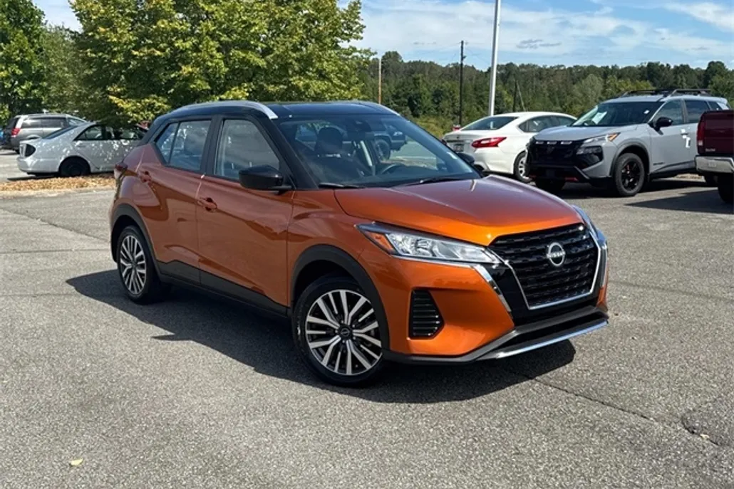 2023 Nissan Kicks SV photo 1