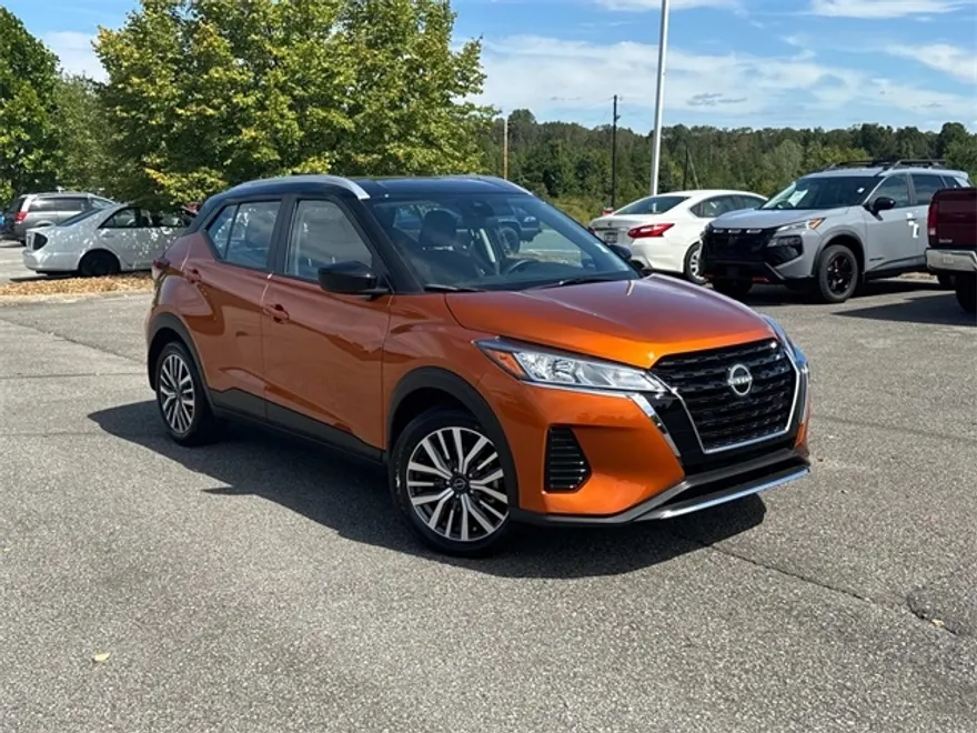 2023 Nissan Kicks SV photo 1