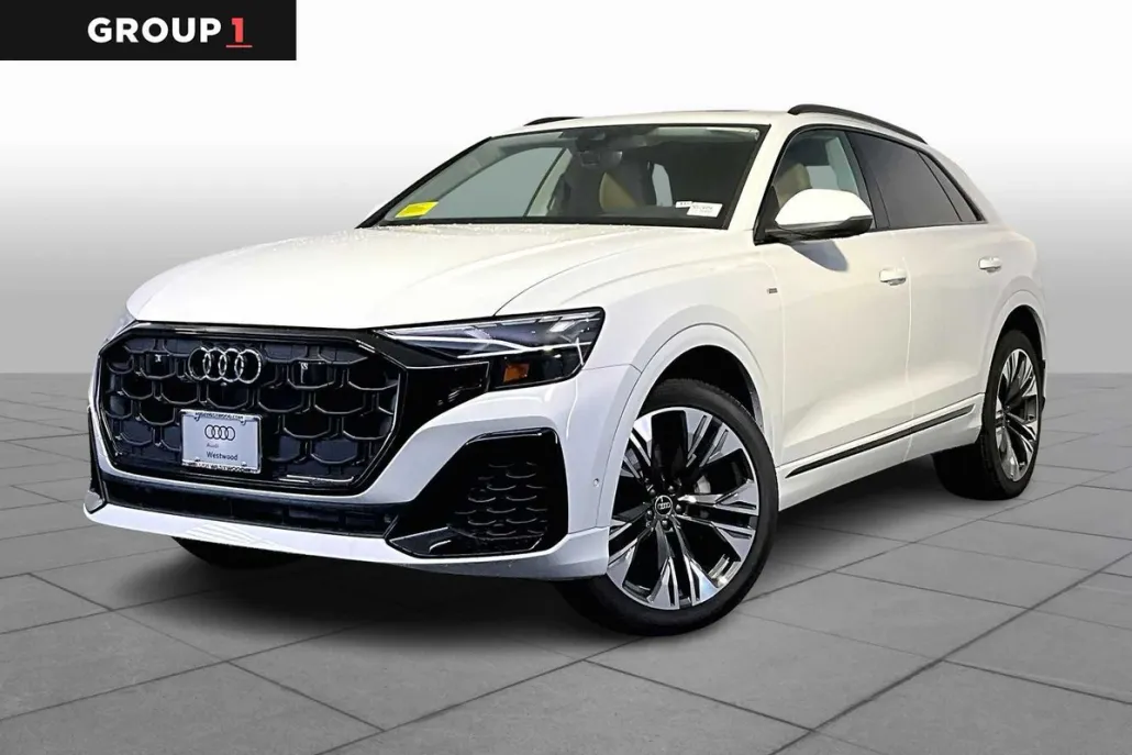 2025 Audi Q8 55 Premium Plus photo 1