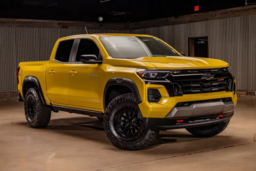 2023 Chevrolet Colorado Z71 photo 1