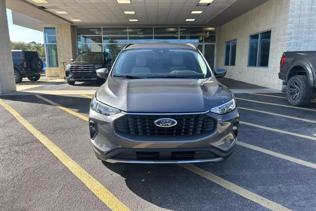 2025 Ford Escape photo 1