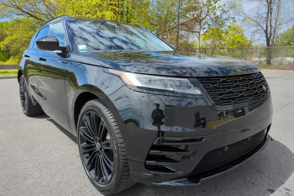 2025 Land Rover Range Rover Velar SE photo 1