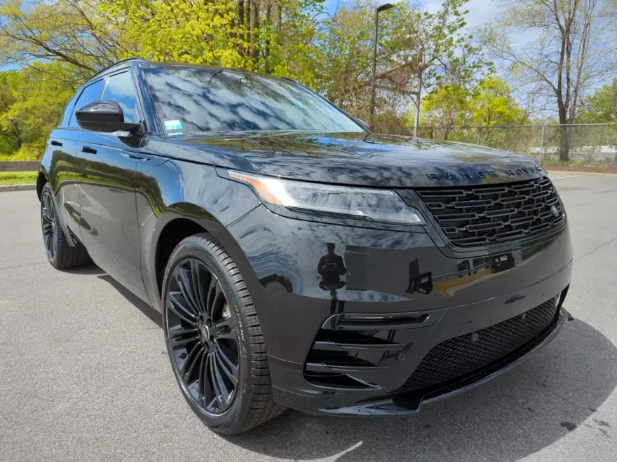 2025 Land Rover Range Rover Velar SE photo 1