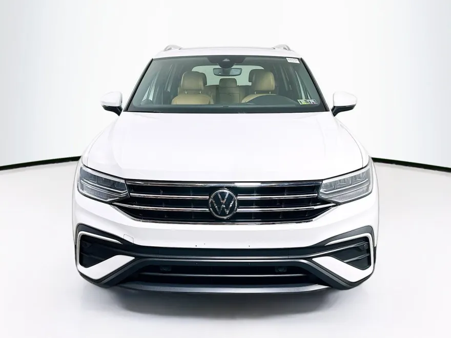 2022 Volkswagen Tiguan SE photo 1