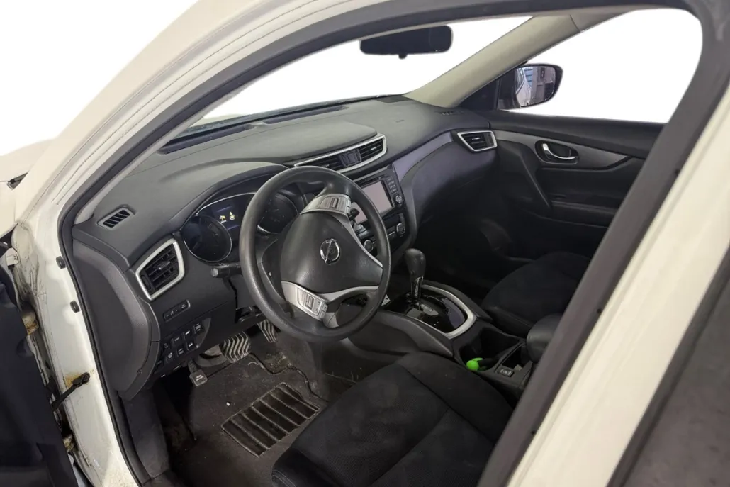2016 Nissan Rogue SV photo 1