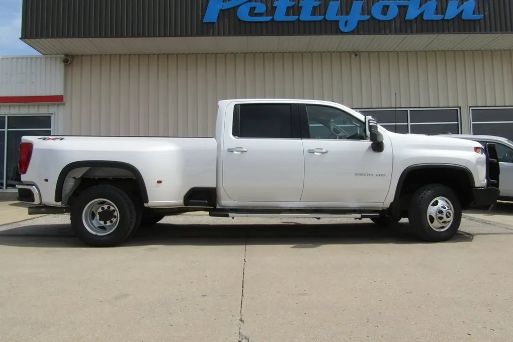 2021 Chevrolet Silverado 3500HD LTZ photo 1