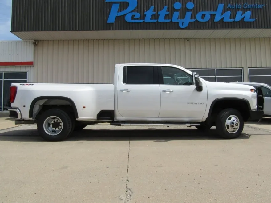 2021 Chevrolet Silverado 3500HD LTZ photo 1